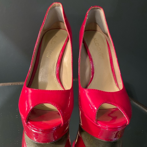 Red patent leather Aldo shoes - Picture 3 of 3